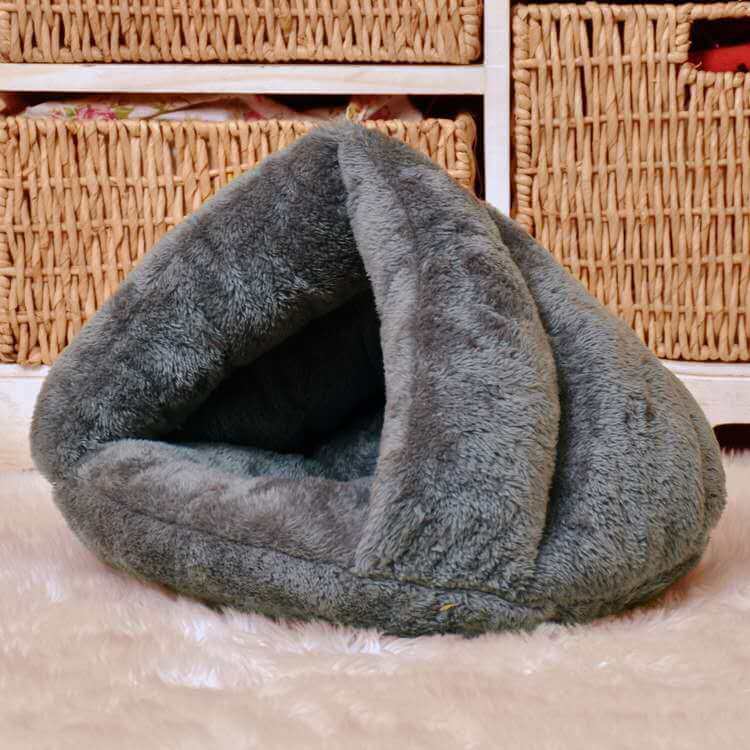 Sumptuous Plush Dog Bed: Ultra-Soft, Washable Haven for Your Pampered Pup