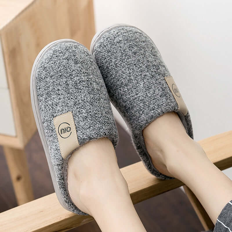 Ultimate Comfort: Men's Winter Fur Slippers for Chill Days